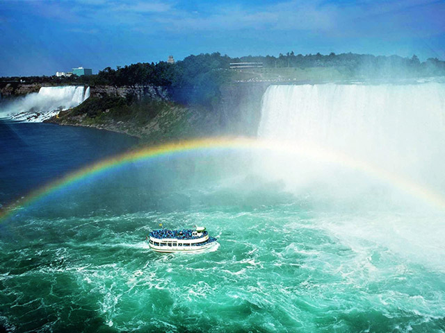 [Airport Transfer] 10-Day Maritime Provinces Tour: Toronto, Quebec, Rivière-du-Loup, Fredericton, Peggy's Cove, Halifax, PEI, Thousand Islands, Niagara Falls