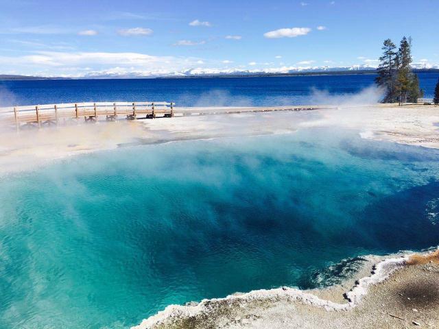 Salt Lake City In & Out + Grand Teton & Yellowstone National Parks 4-Day Tour (English Tour)